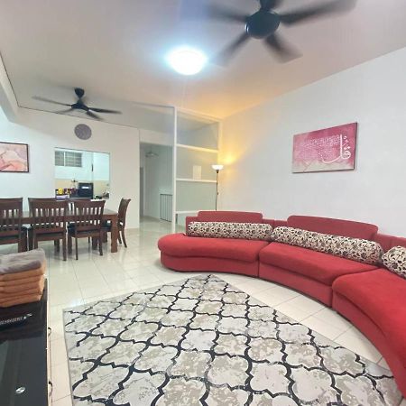 Homestay Juta Mines Seri Kembangan Balakong Serdang Lama 외부 사진