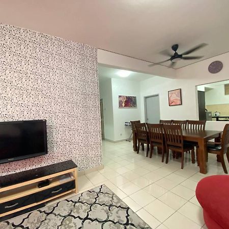 Homestay Juta Mines Seri Kembangan Balakong Serdang Lama 외부 사진