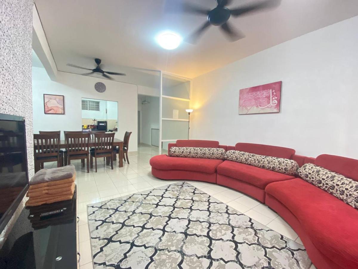 Homestay Juta Mines Seri Kembangan Balakong Serdang Lama 외부 사진